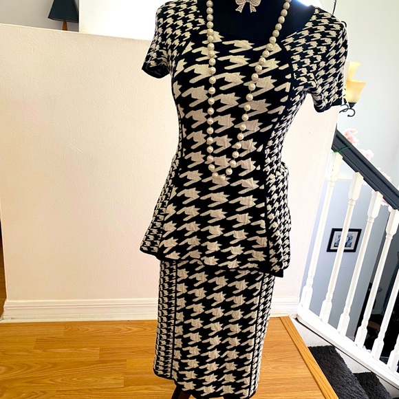 ELLE Peplum sweater top and skirt. - Picture 2 of 4